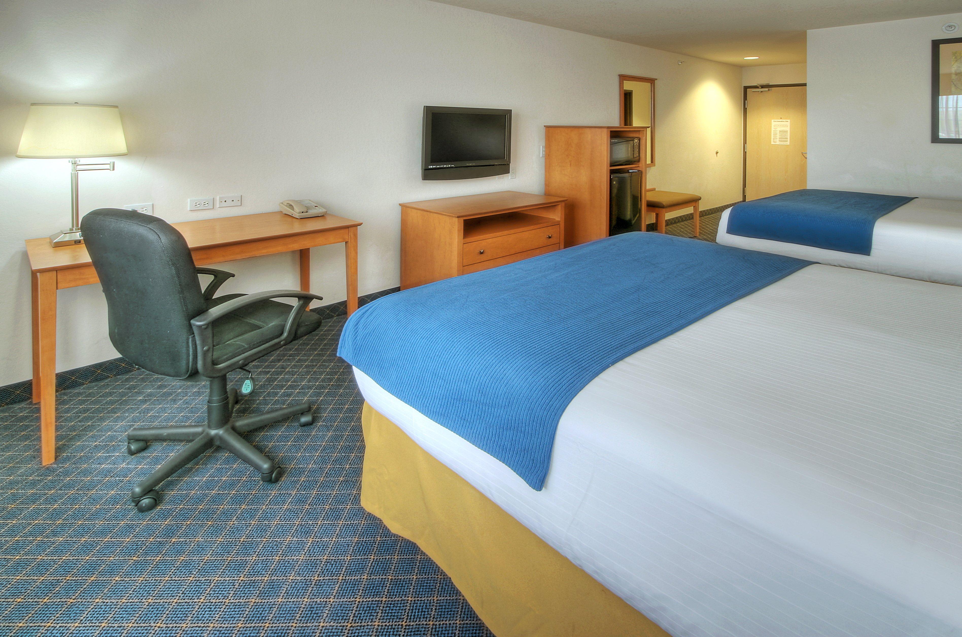 Holiday Inn Express Hotel & Suites Carlsbad By Ihg Exterior photo