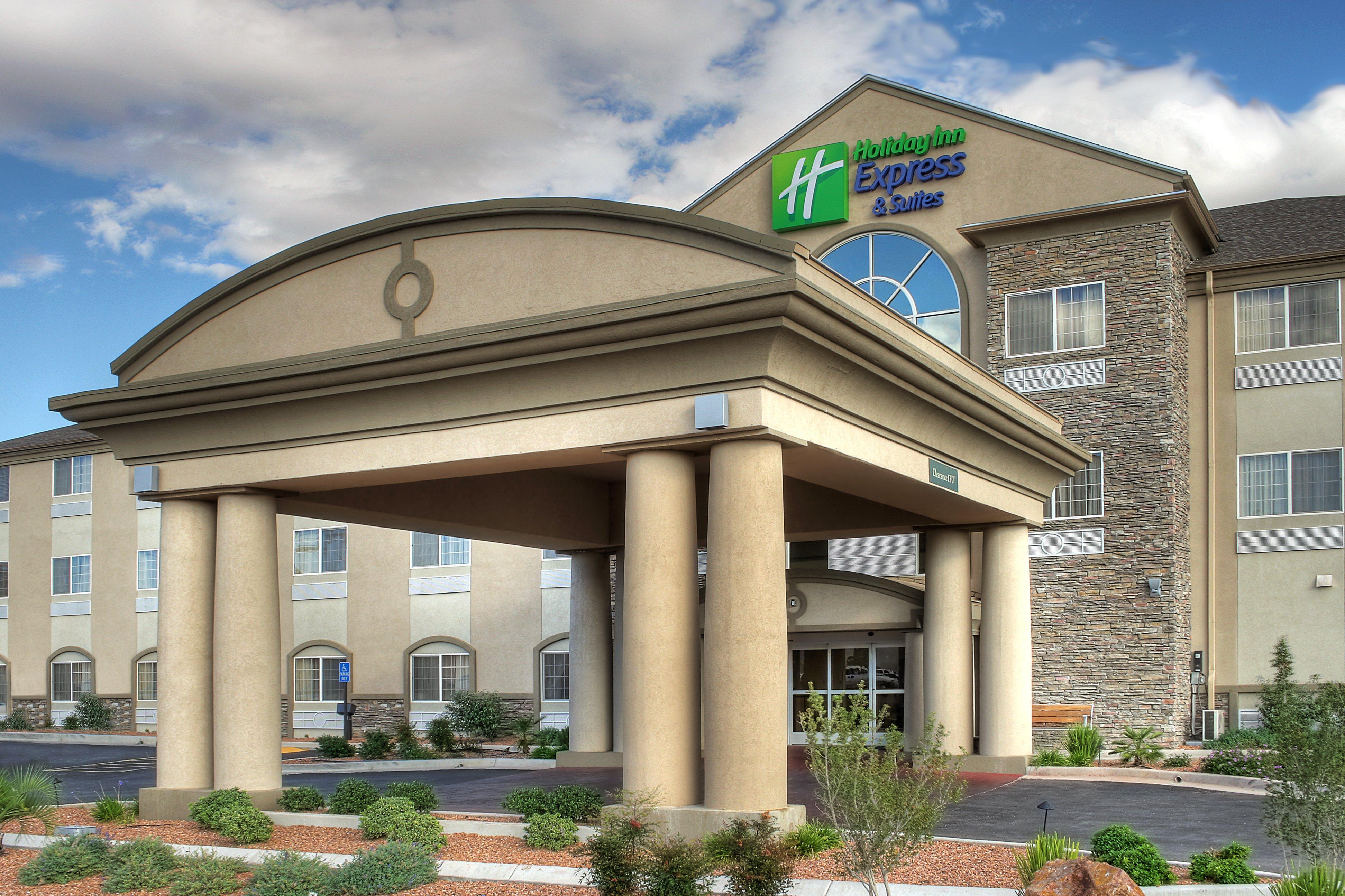 Holiday Inn Express Hotel & Suites Carlsbad By Ihg Exterior photo