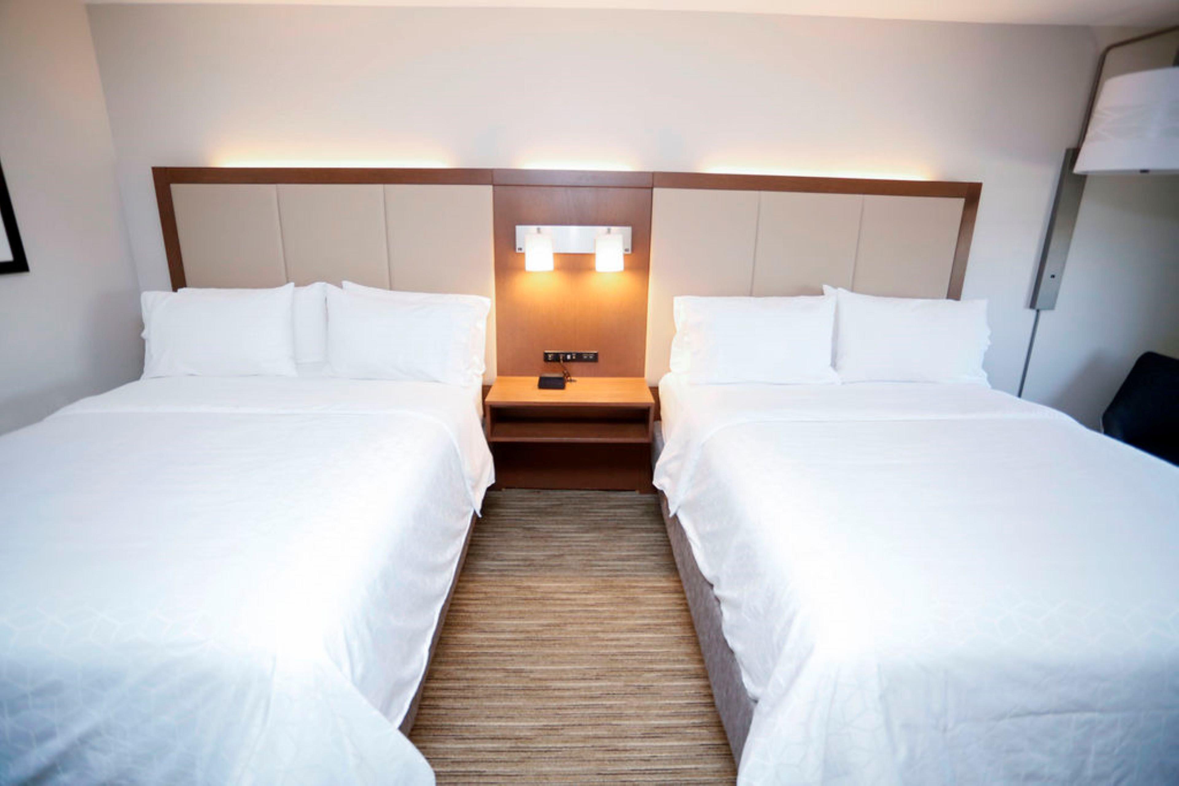 Holiday Inn Express Hotel & Suites Carlsbad By Ihg Exterior photo